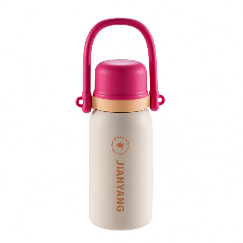 पोर्टेबल पीने की बोतलें